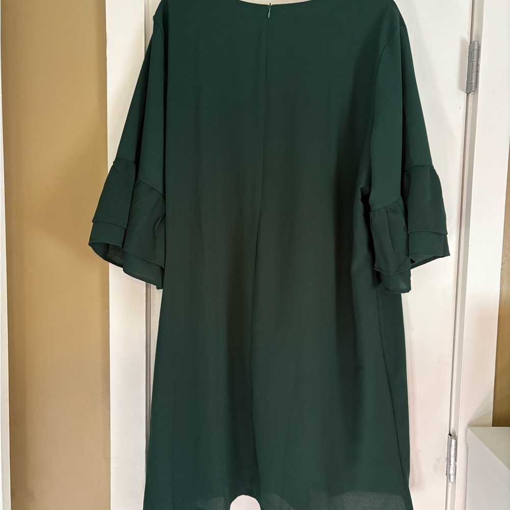 Green V-Neck Dress - Picture 3 of 4